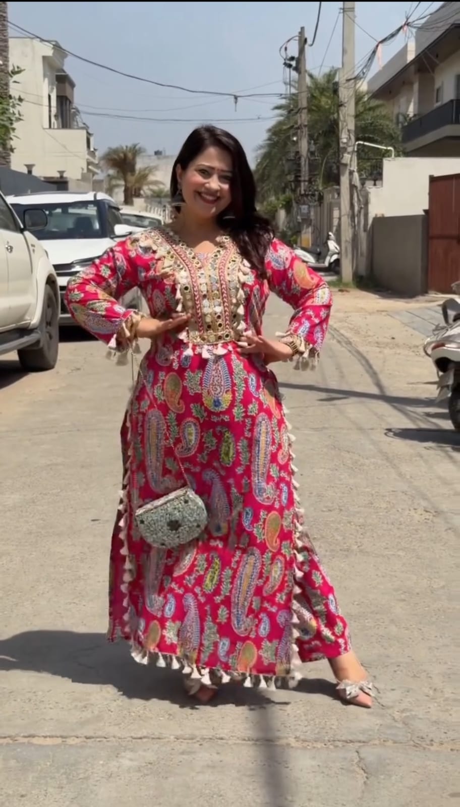 Readymade v neck pom pom 1690 hot pink 1