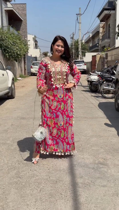Readymade v neck pom pom 1690 hot pink 1