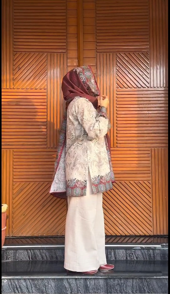Navya  Printed Crepe Set
