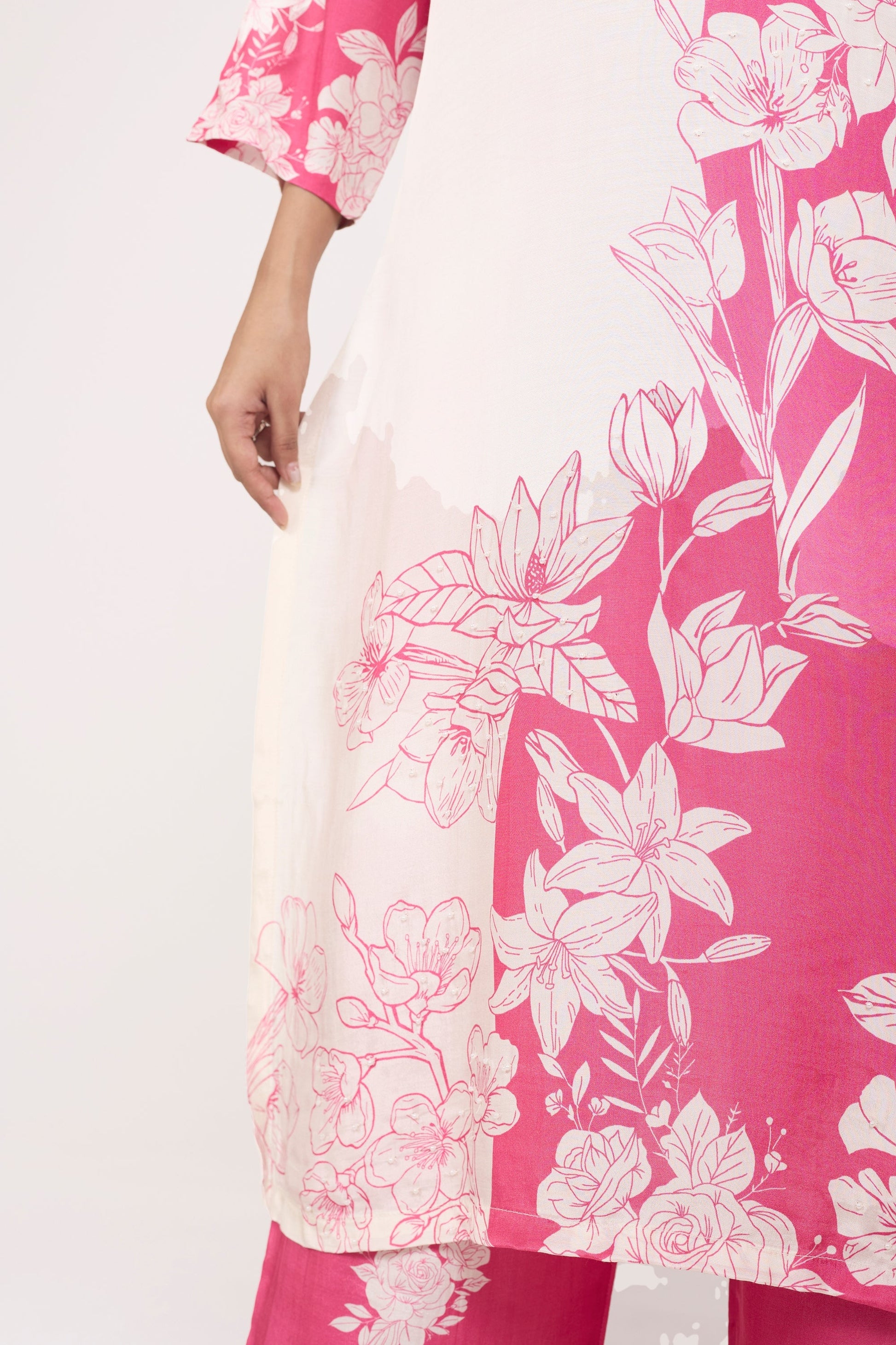 Printed Kurta & Pant - Hand Embroidered - Set of 2 - Ombre Pink - Muslin Silk