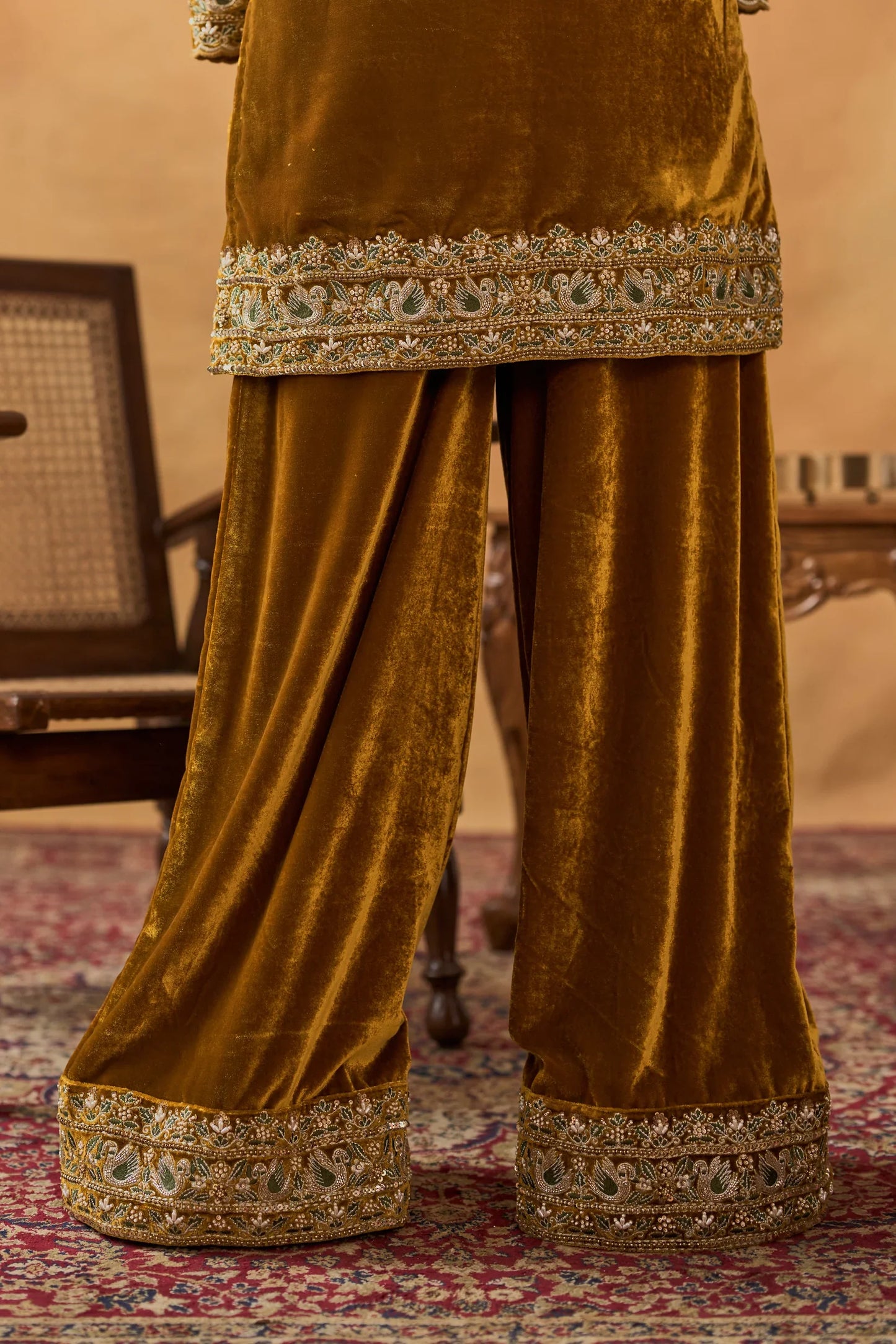 Aurelia Signature Velvet Set