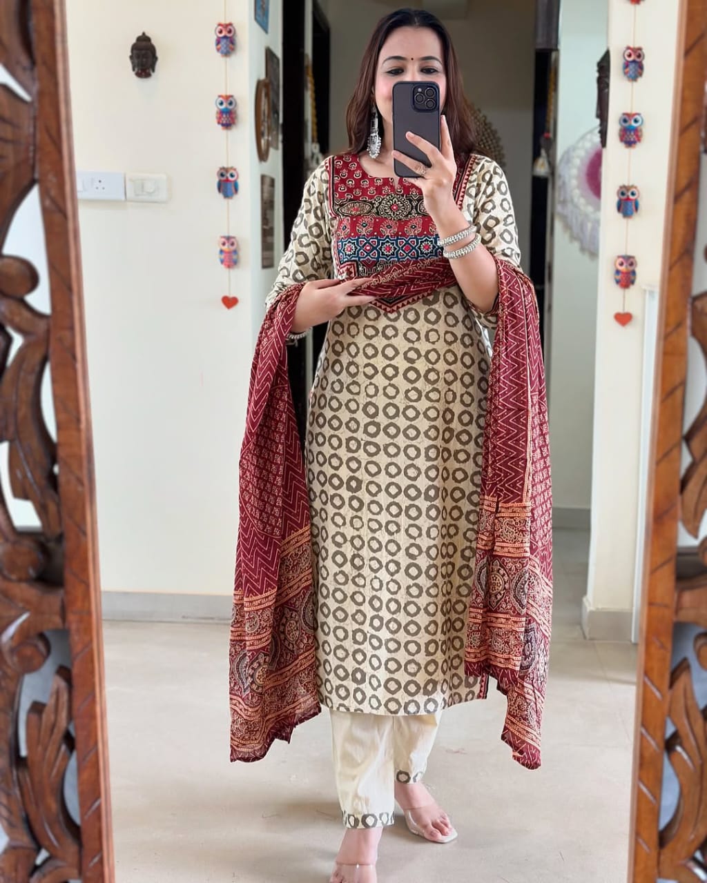 Featuring Fully Elegant Premium Muslin Suit Set Which is Beautifully Decorated With Hand Khatli Work And Original Mirror Work With Butti Pattern.(WARED09)