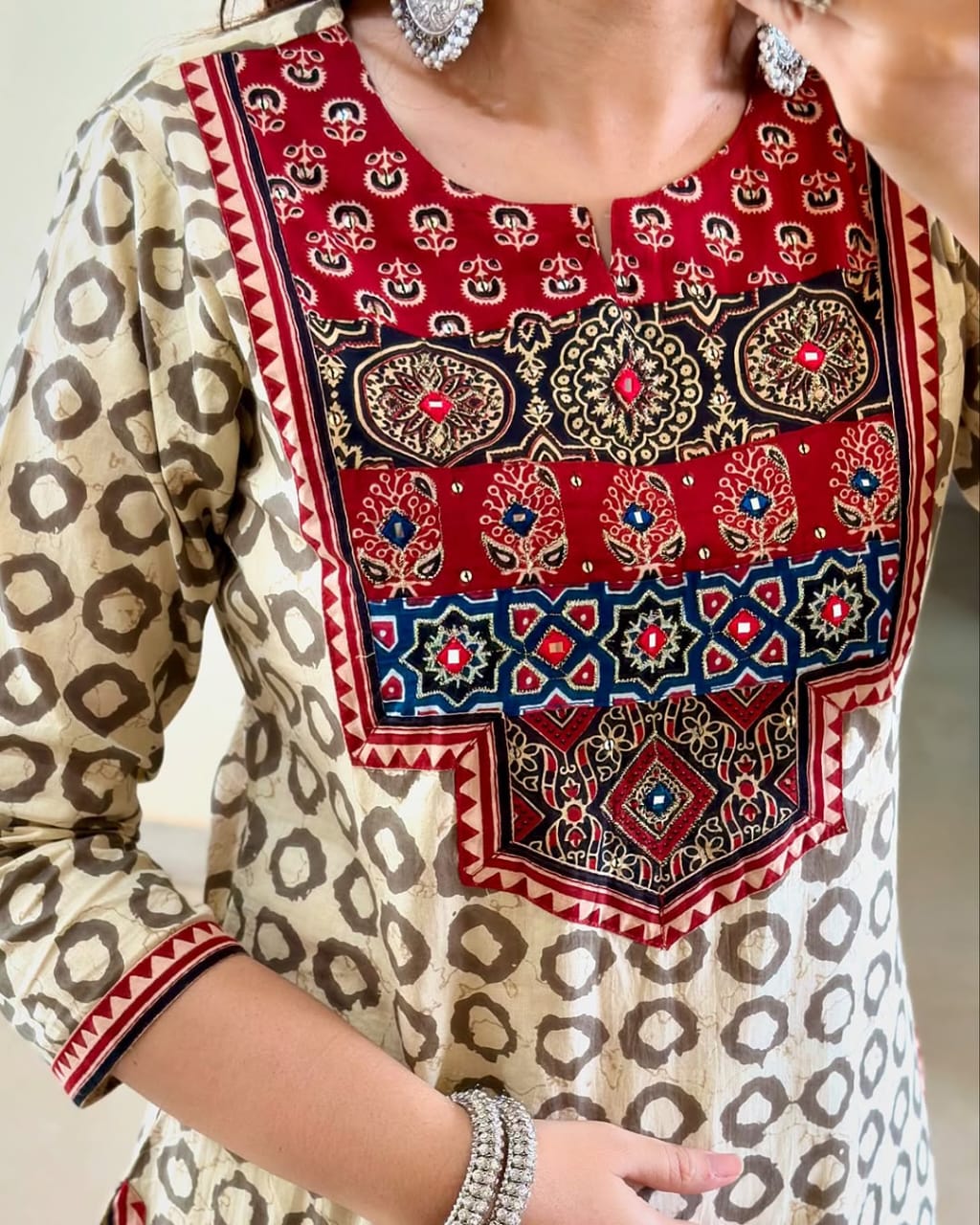 Featuring Fully Elegant Premium Muslin Suit Set Which is Beautifully Decorated With Hand Khatli Work And Original Mirror Work With Butti Pattern.(WARED09)