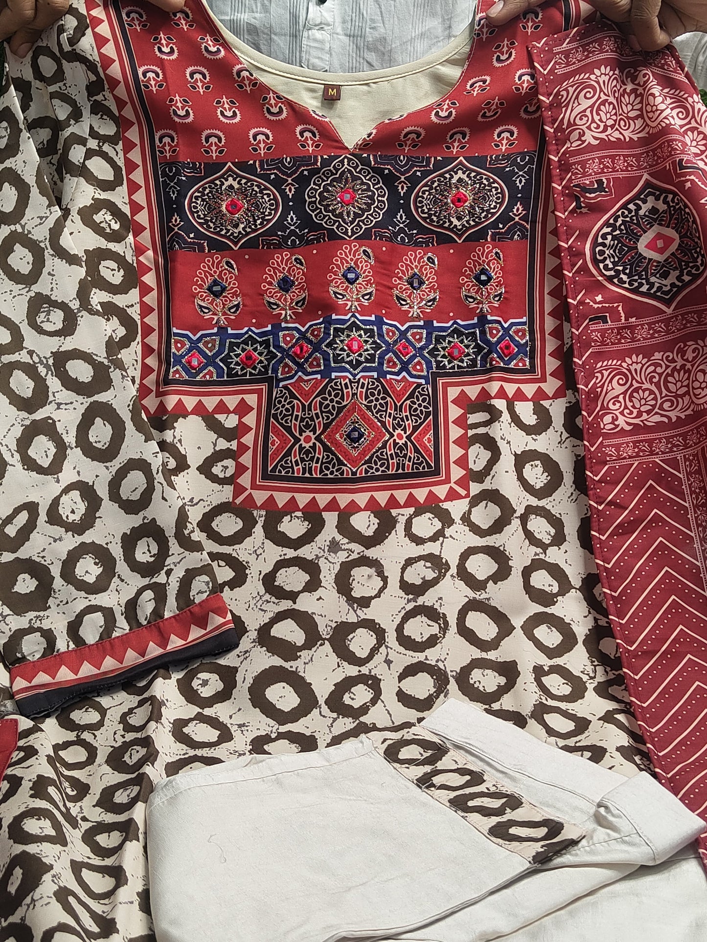 Featuring Fully Elegant Premium Muslin Suit Set Which is Beautifully Decorated With Hand Khatli Work And Original Mirror Work With Butti Pattern.(WARED09)