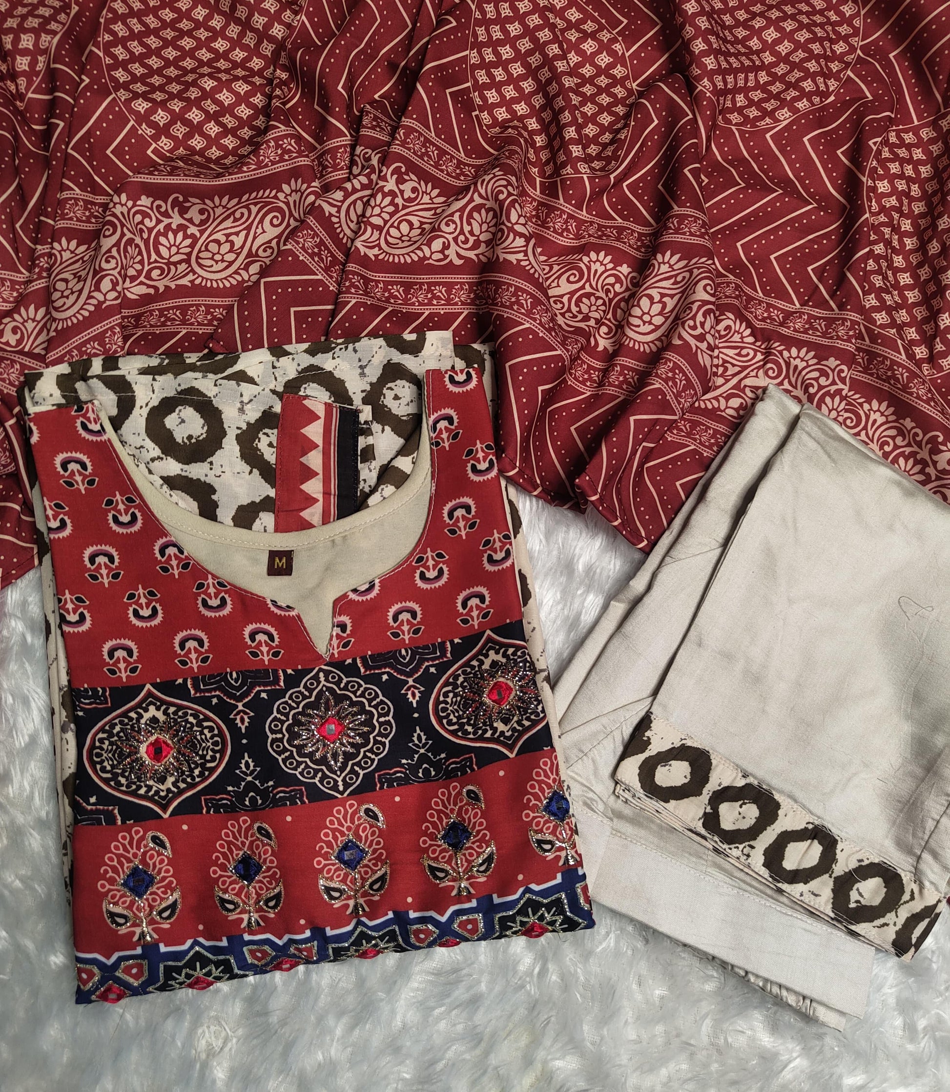 Featuring Fully Elegant Premium Muslin Suit Set Which is Beautifully Decorated With Hand Khatli Work And Original Mirror Work With Butti Pattern.(WARED09)