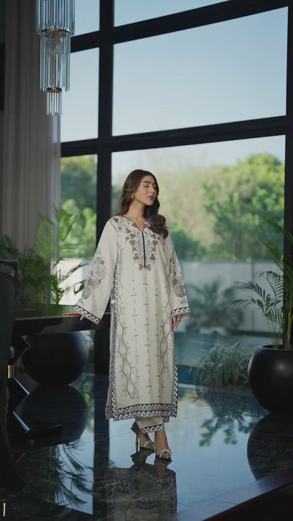 Off White Smooth Bsy Geometric Printed Kurta Set For Women